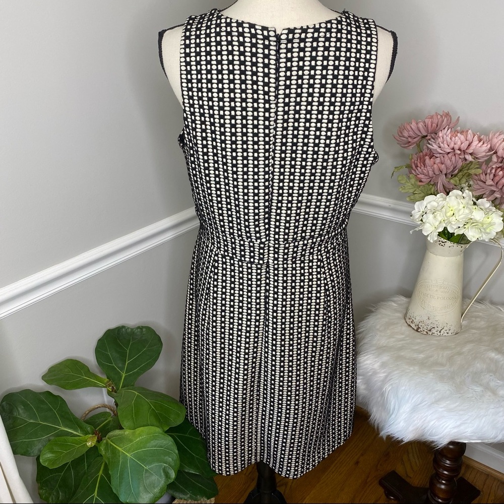 LOFT geometric Sleevless stretch dress - Picture 5 of 7